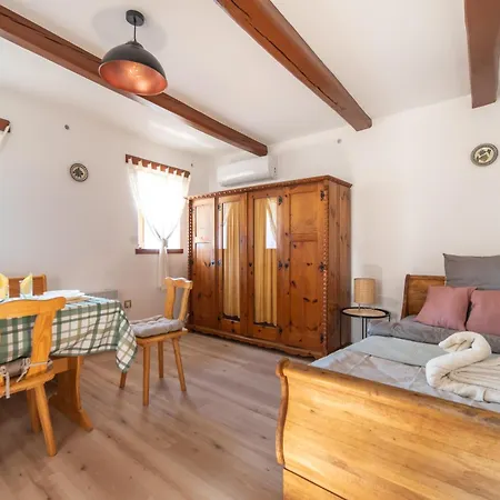 Grand 42 Vendeghaz Holiday home *