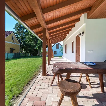 Grand 42 Vendeghaz Holiday home Balatonbereny